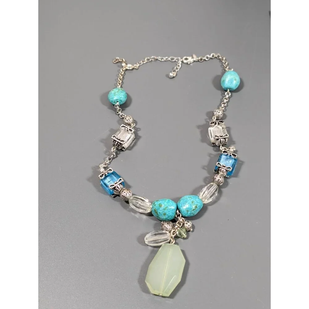 Avon Blue Faux Turquoise Green Glass and Acrylic Bead Necklace Beach Coastal 19